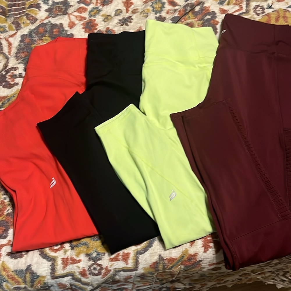 Large sized Fabletics set leggings